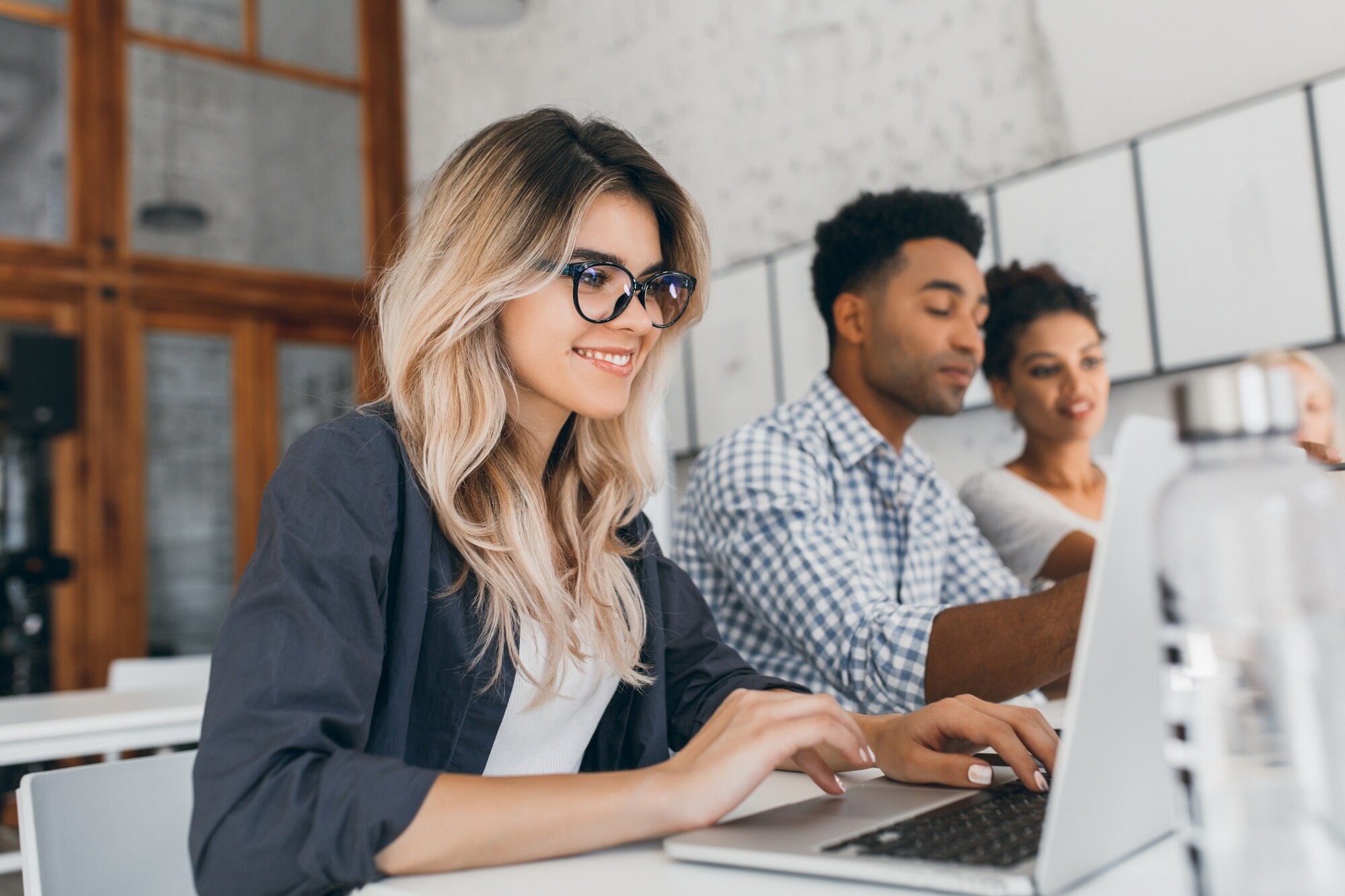 Demandeur d'emploi en reconversion professionnelle vers les métiers du luxe via une formation TDM Academy.